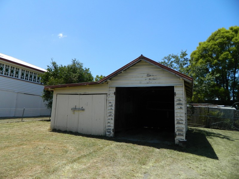 11 Yates Street, Rosewood QLD 4340