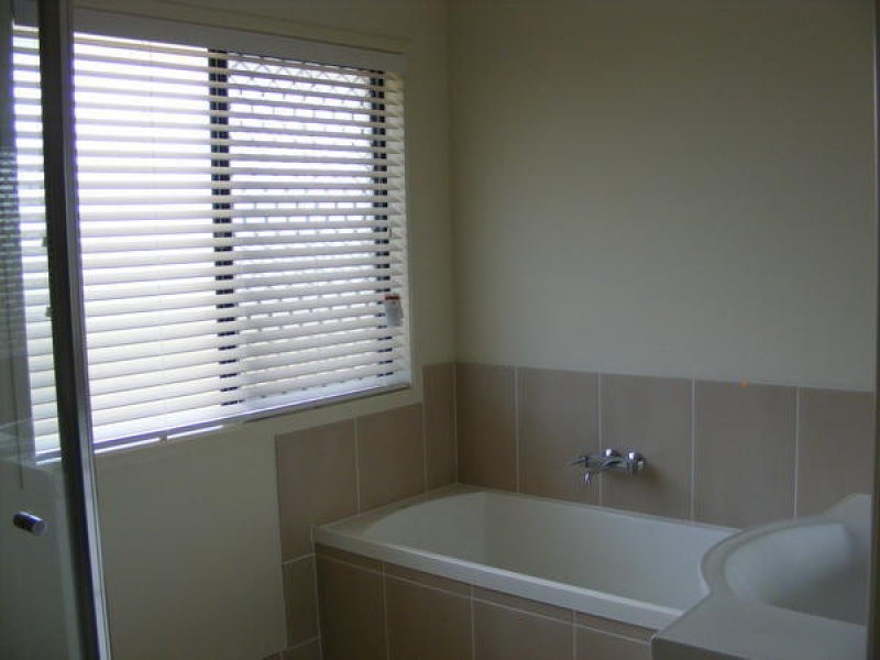 16 Birru Place, Rosewood QLD 4340