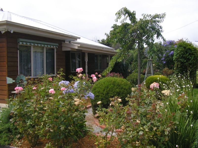 10 Oldbury Street, Lang Lang VIC 3984