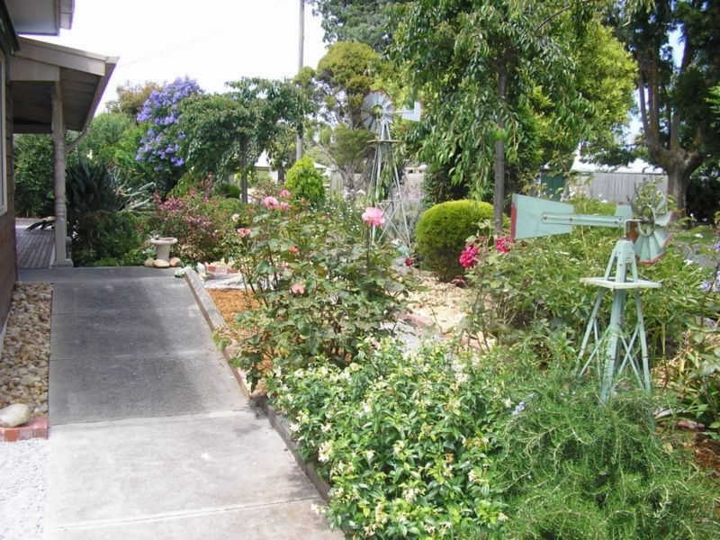 10 Oldbury Street, Lang Lang VIC 3984