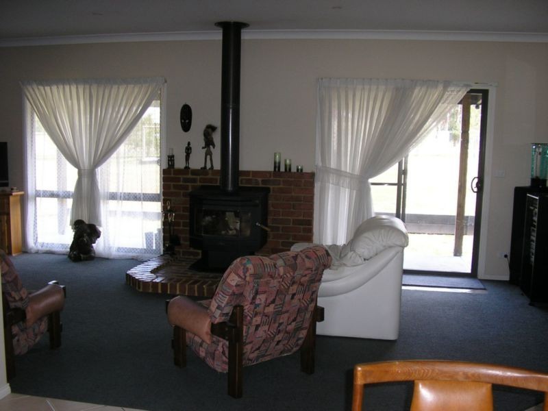 Nyora VIC 3987
