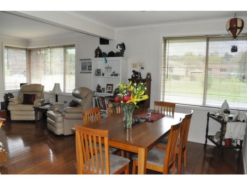 10 Queen Street, Loch VIC 3945