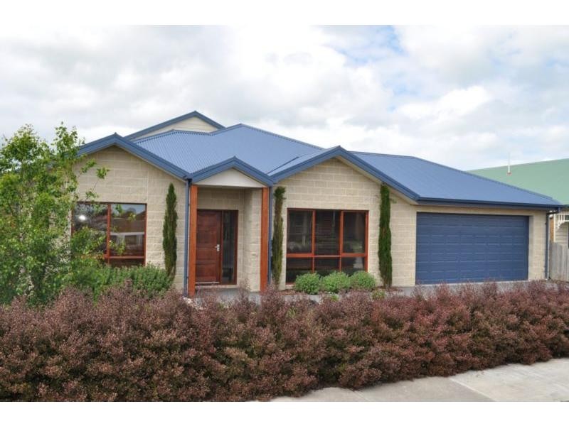19 Supreme Close, Koo Wee Rup VIC 3981