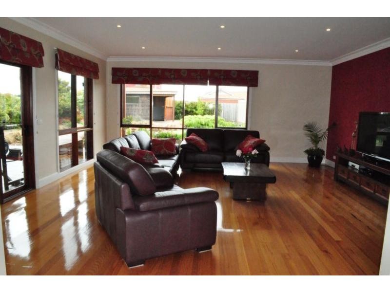19 Supreme Close, Koo Wee Rup VIC 3981