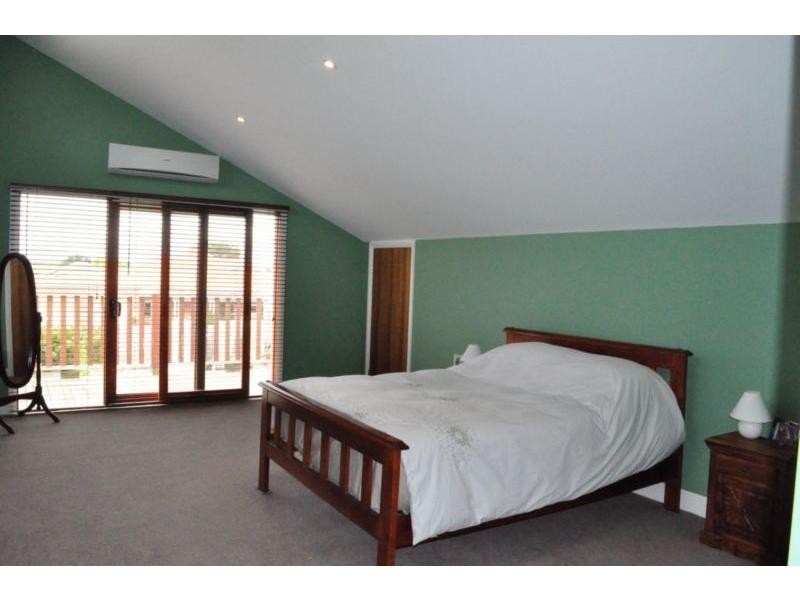 19 Supreme Close, Koo Wee Rup VIC 3981