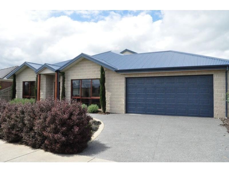 19 Supreme Close, Koo Wee Rup VIC 3981