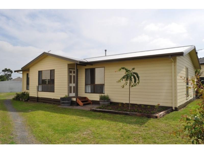 8 Ranceby Street, Poowong VIC 3988