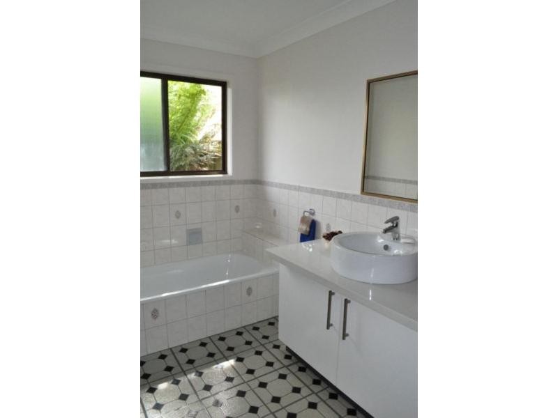 8 Ranceby Street, Poowong VIC 3988