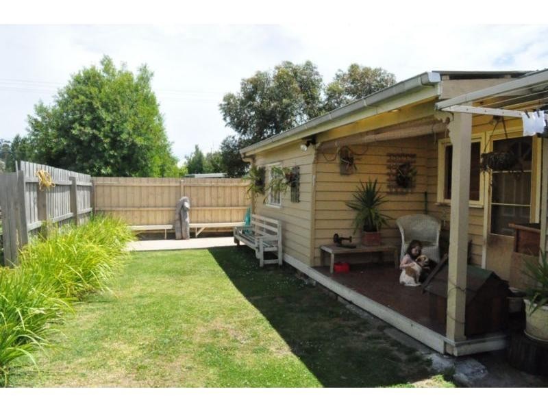 16 Carnarvon Street, Lang Lang VIC 3984