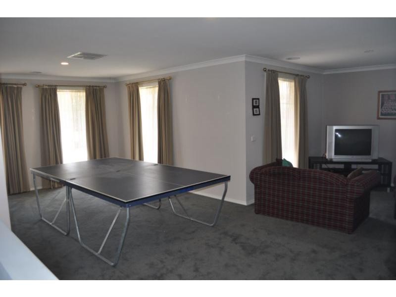 5 Supreme Close, Koo Wee Rup VIC 3981