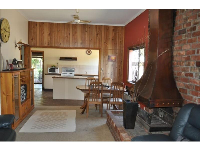 8 Charles Street, Koo Wee Rup VIC 3981