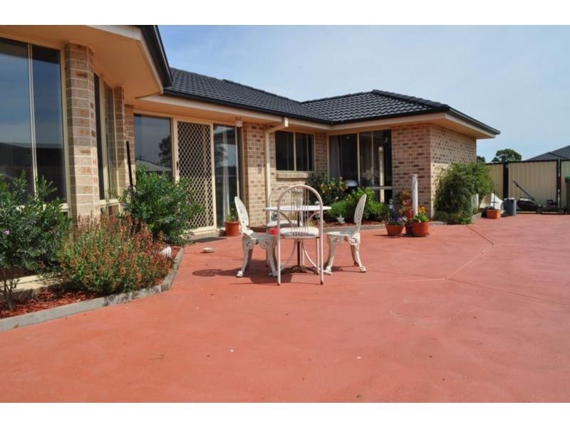 60 Bailey Boulevard, Koo Wee Rup VIC 3981