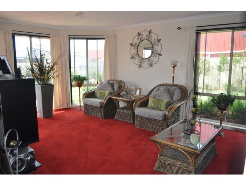 60 Bailey Boulevard, Koo Wee Rup VIC 3981