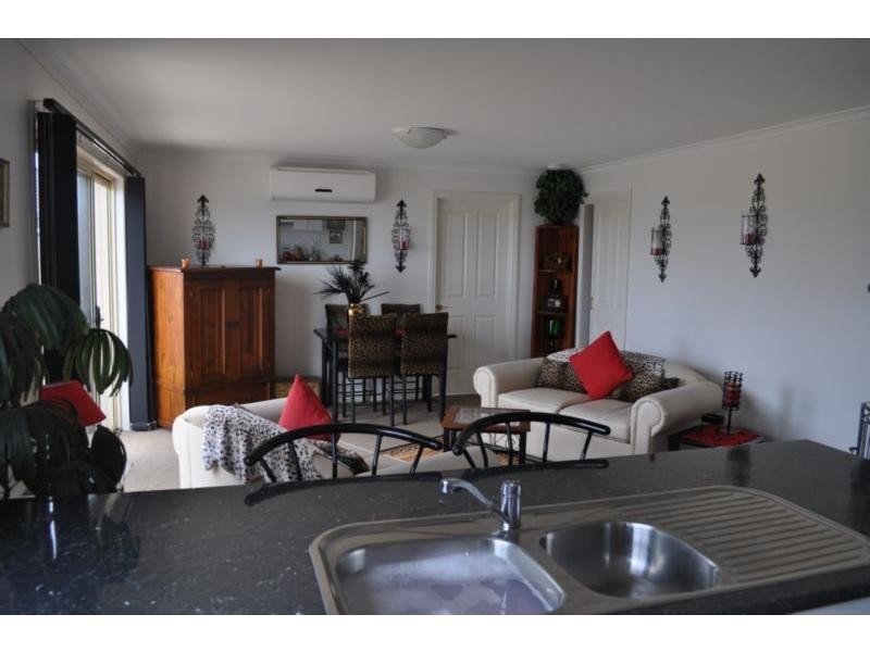 34 Bailey Boulevard, Koo Wee Rup VIC 3981
