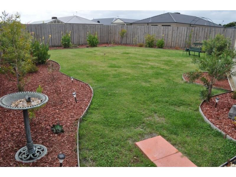34 Bailey Boulevard, Koo Wee Rup VIC 3981