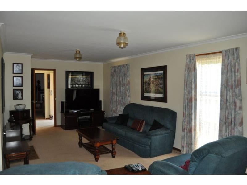 17 Henry Street, Koo Wee Rup VIC 3981