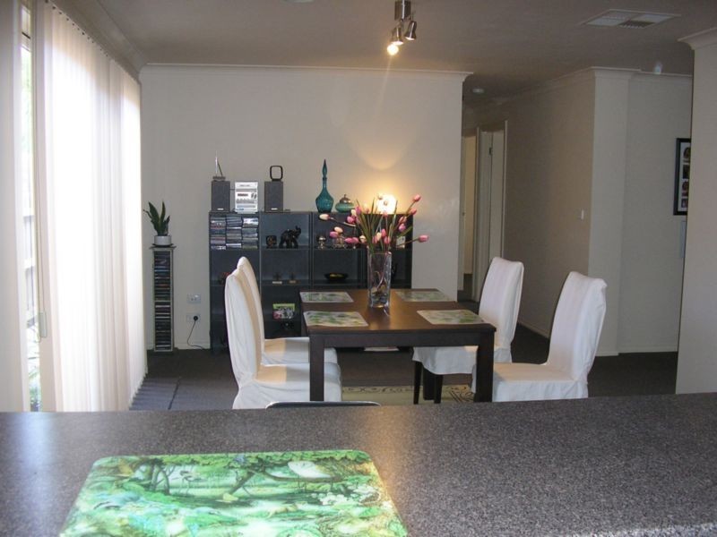 21 Grice Quadrant Street, Pakenham VIC 3810