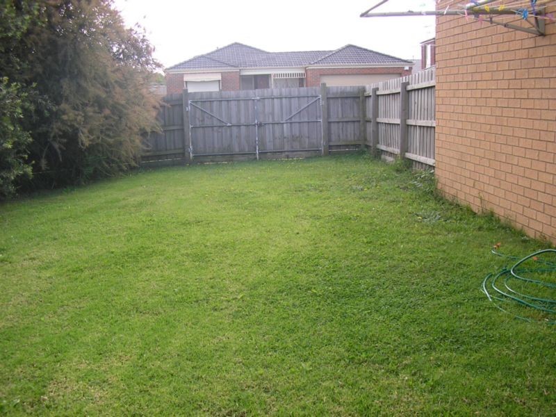 21 Grice Quadrant Street, Pakenham VIC 3810