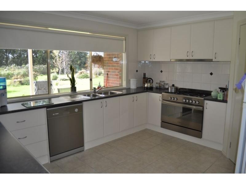 225 Murray Road, Cora Lynn VIC 3814