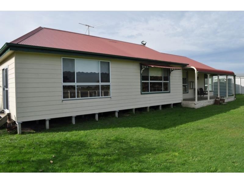 20 Forrest Drive, Nyora VIC 3987