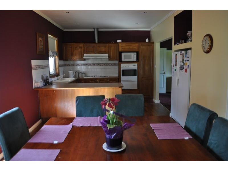 20 Forrest Drive, Nyora VIC 3987