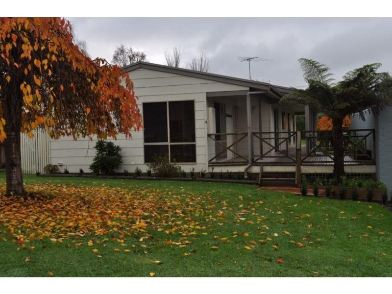 4 Queen Street, Loch VIC 3945