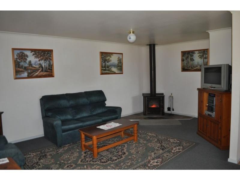 4 Queen Street, Loch VIC 3945