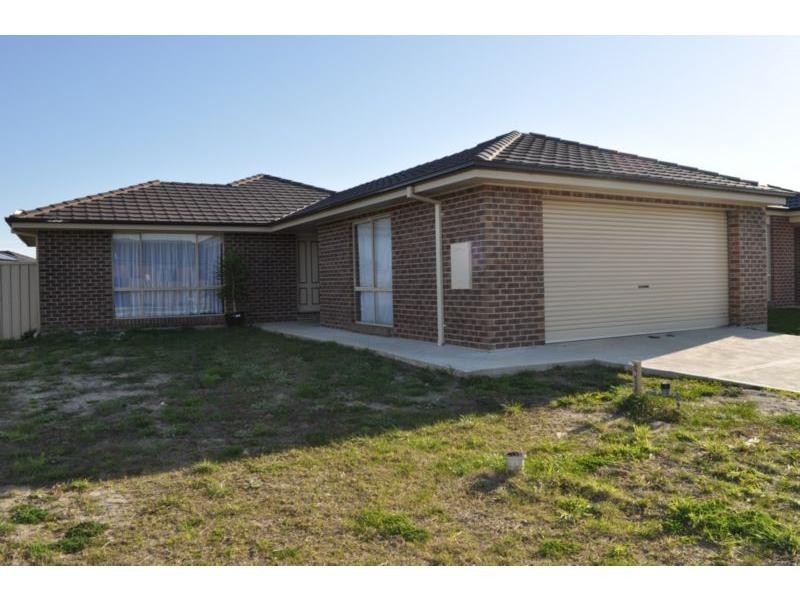 15 Bollen Way, Koo Wee Rup VIC 3981