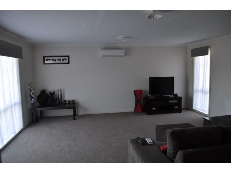 15 Bollen Way, Koo Wee Rup VIC 3981