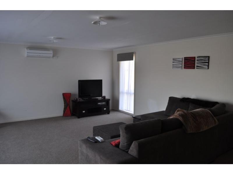 15 Bollen Way, Koo Wee Rup VIC 3981