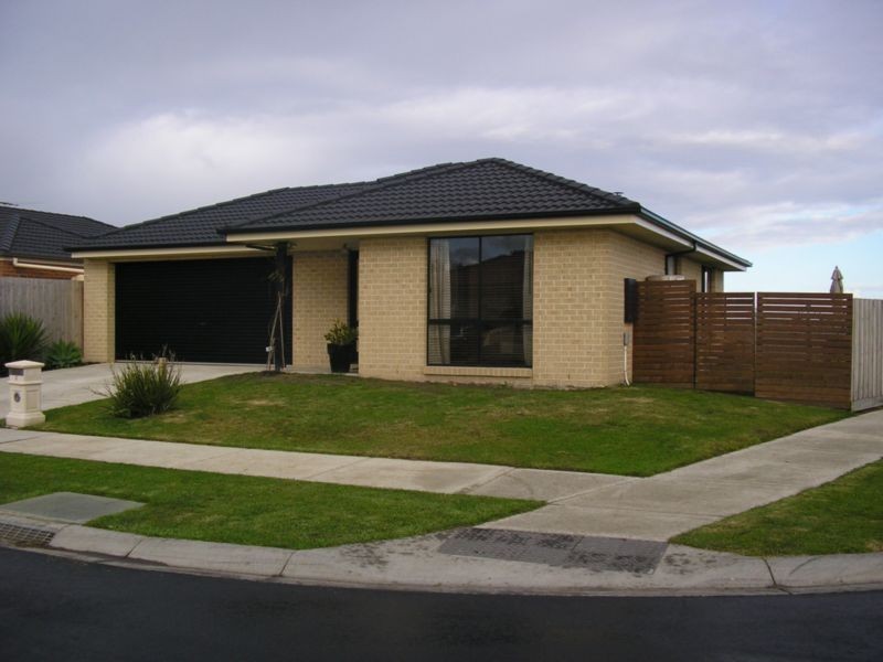 2 Bellairs Place, Koo Wee Rup VIC 3981