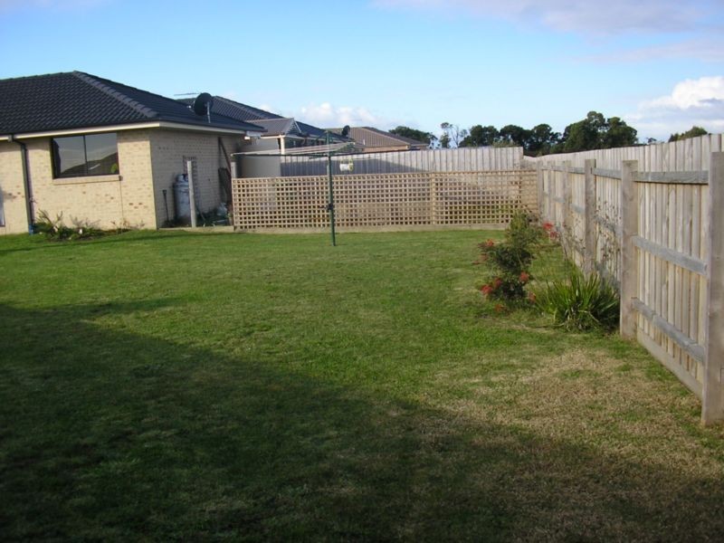 2 Bellairs Place, Koo Wee Rup VIC 3981