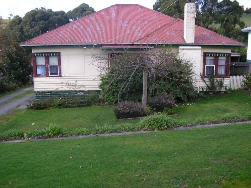 19 Smith Street, Loch VIC 3945