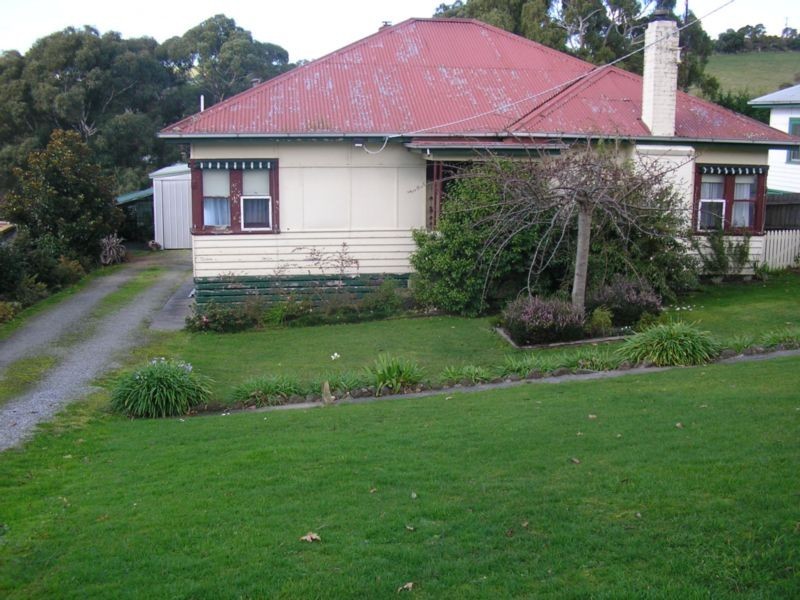 19 Smith Street, Loch VIC 3945