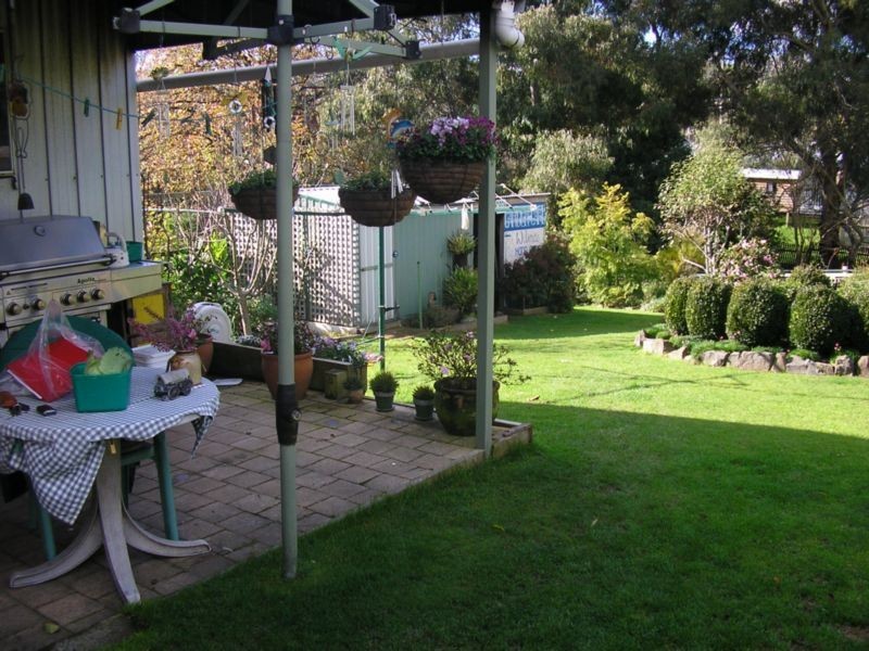 19 Smith Street, Loch VIC 3945