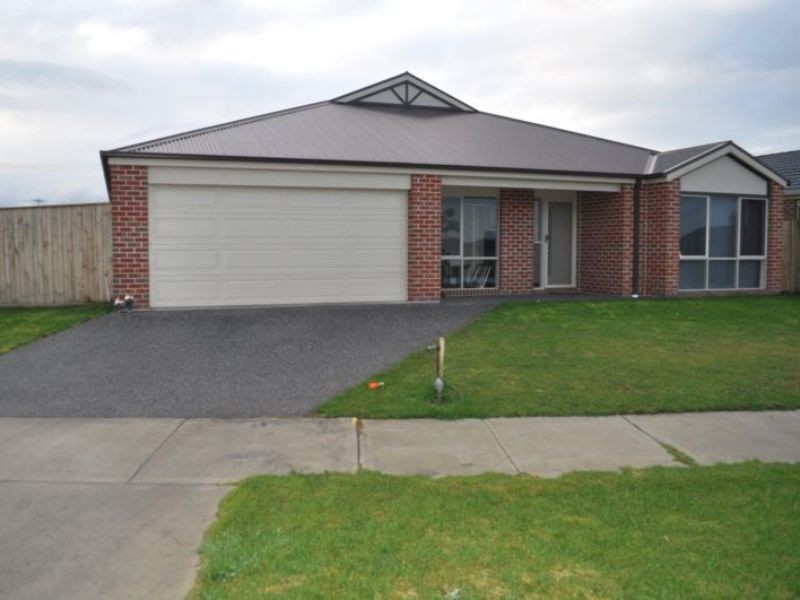 38 Bailey Boulevard, Koo Wee Rup VIC 3981