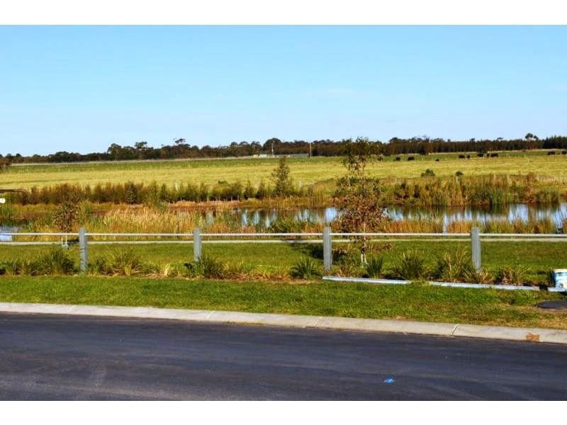 38 Bailey Boulevard, Koo Wee Rup VIC 3981