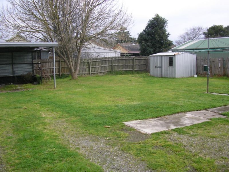 12 Sybella Avenue, Koo Wee Rup VIC 3981