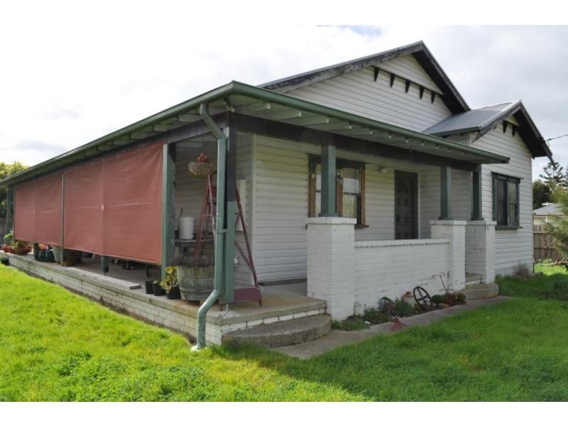 18 Cambridge Street, Lang Lang VIC 3984