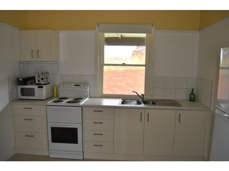 18 Cambridge Street, Lang Lang VIC 3984