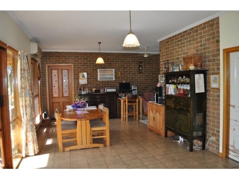 1010 Seven Mile Road, Pakenham South VIC 3810