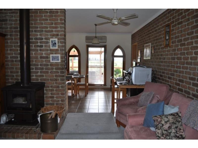 1010 Seven Mile Road, Pakenham South VIC 3810