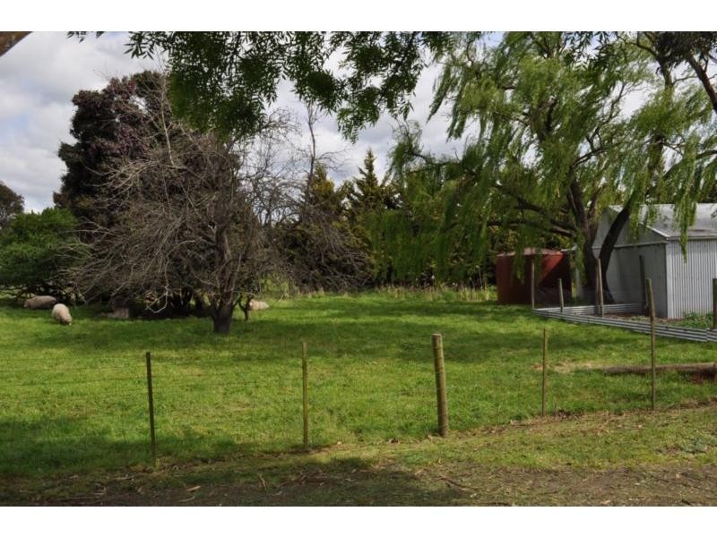 1010 Seven Mile Road, Pakenham South VIC 3810