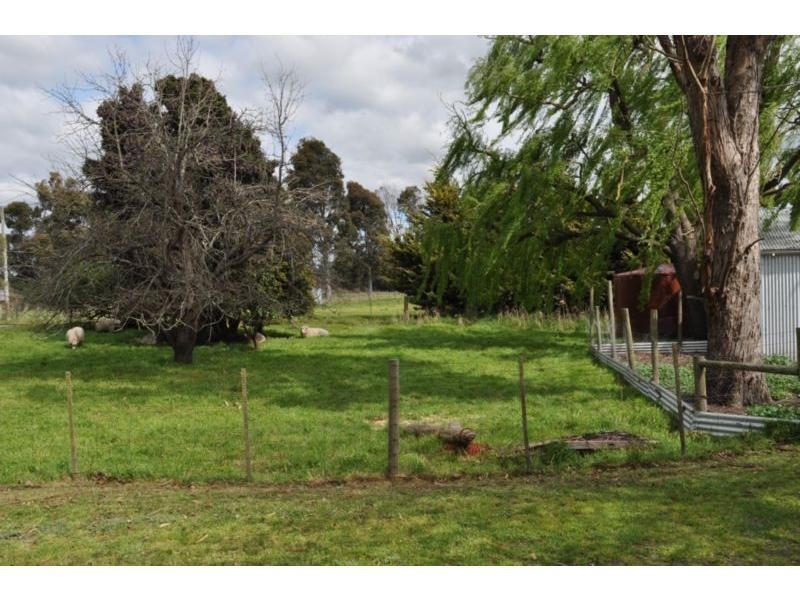 1010 Seven Mile Road, Pakenham South VIC 3810