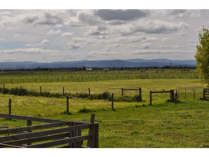 1010 Seven Mile Road, Pakenham South VIC 3810