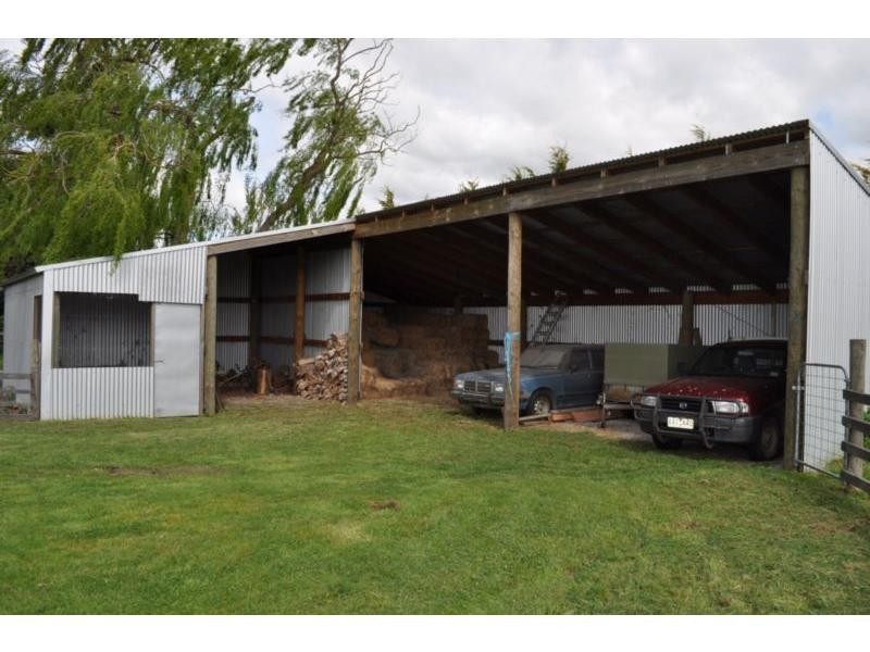 1010 Seven Mile Road, Pakenham South VIC 3810