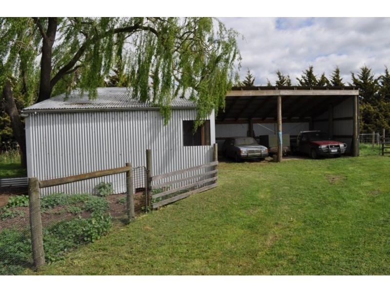1010 Seven Mile Road, Pakenham South VIC 3810