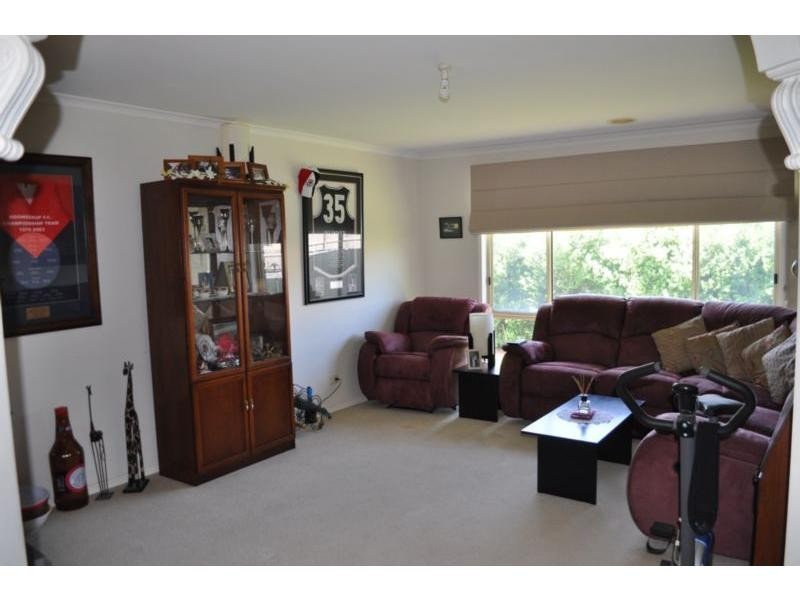 49 Sybella Avenue, Koo Wee Rup VIC 3981