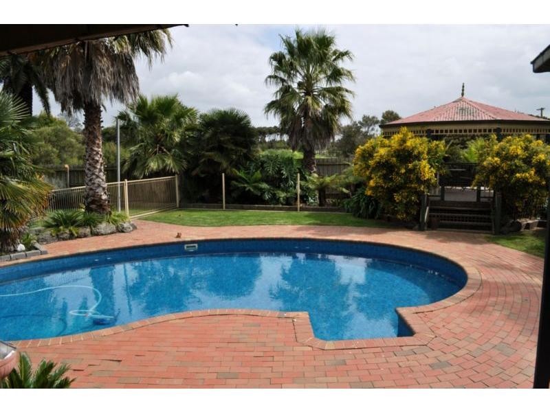 5 Ti Tree Court, Koo Wee Rup VIC 3981