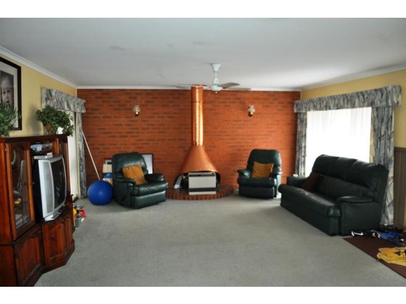 5 Ti Tree Court, Koo Wee Rup VIC 3981